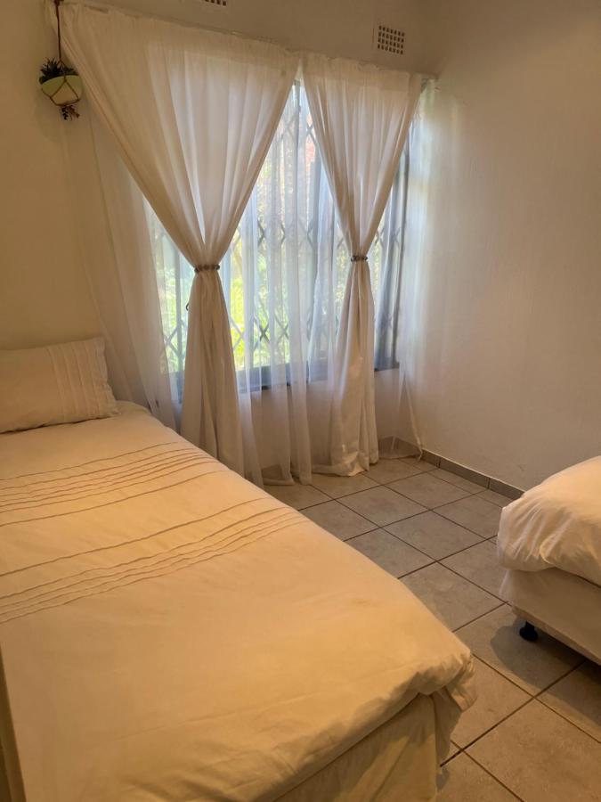 Mtunzi Park, 39 Peaceful Shores Villa Scottburgh Esterno foto