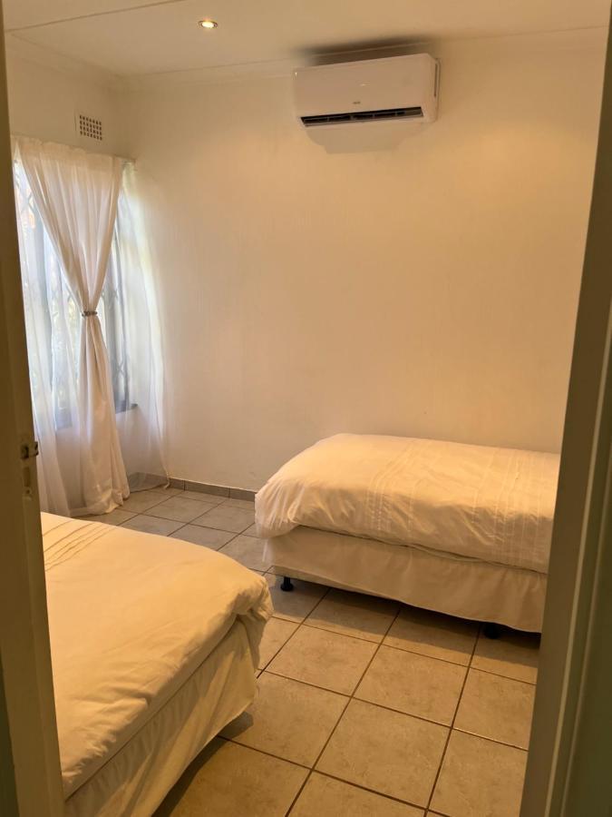 Mtunzi Park, 39 Peaceful Shores Villa Scottburgh Esterno foto